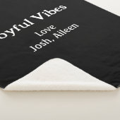 Joyful Vibes green Christmas holidays love family Sherpadecke (3/4)