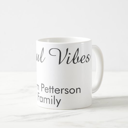 Joyful Vibes red Christmas add family name date Kaffeetasse (VorderseiteRechts)