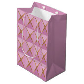 Joyoux Weihnachten Pink Wrapping Paper Mittlere Geschenktüte (Vorderseite Schrägansicht)