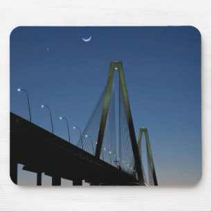 Jr.-Brücke Arthur-Ravenel an der Dämmerung Mousepad