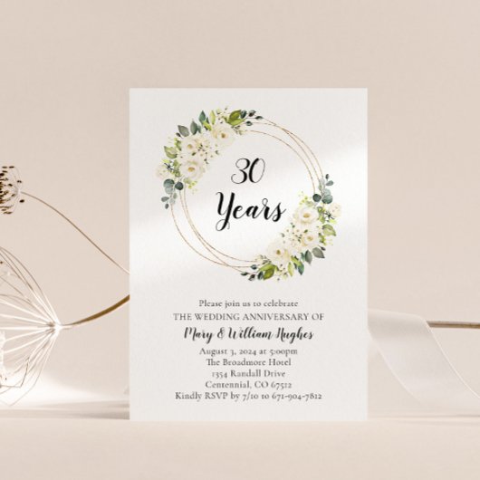 Jubiläum der Hochzeitsfeier mit weißer Creme Einladung
