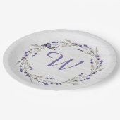 Jubiläum Lavender Wreath Monogram Pappteller (Schrägansicht)