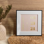 Jubiläumsdatum der Blush Gold Heart Arrows Names Foliendrucke<br><div class="desc">Rosa goldfarbene Folie mit Ihrem Hochzeitstermin und Ihren Namen und zwei Pfeilen, die auf ein Herz zeigen. Feiern Sie Ihre Liebe stilvoll mit diesem romantischen Hochzeitsposter in Rosa und Goldfolie! Dieses wunderschöne Poster mit Ihren Namen und Ihrem Hochzeitstag in einer modernen Goldfolien-Typografie sowie einem niedlichen Herz und eleganten Pfeilen, die...</div>