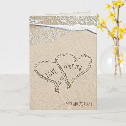 Jubiläumsherzen im Sand mit Surfen Karte (Gelbe Blume)