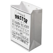 Jubiläumsjubiläum von männlichen Pastoren für Typo Mittlere Geschenktüte (Vorderseite Schrägansicht)