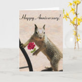 Jubiläumskarte für das Eichhörnchen, das die Rose  Karte (Gelbe Blume)