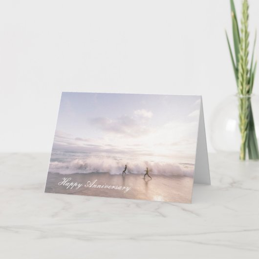 Jubiläumskarte mit Coupé, die am Strand läuft Karte (Vorderseite)