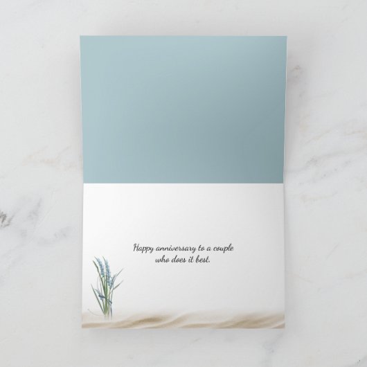 Jubiläumsweiße Muscheln in Sand Karte (Innenseite)