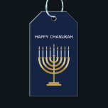 Jüdische Hanukkah menorah Geschenk Tags Geschenkanhänger<br><div class="desc">Jüdischer Menorah Kerzenhalter mit Kerzen auf blauem Hintergrund Geschenkschild,  um Ihr Geschenk zu personalisieren. Sie können den Text anpassen,  indem Sie ihn bearbeiten oder ihn einfach löschen.</div>