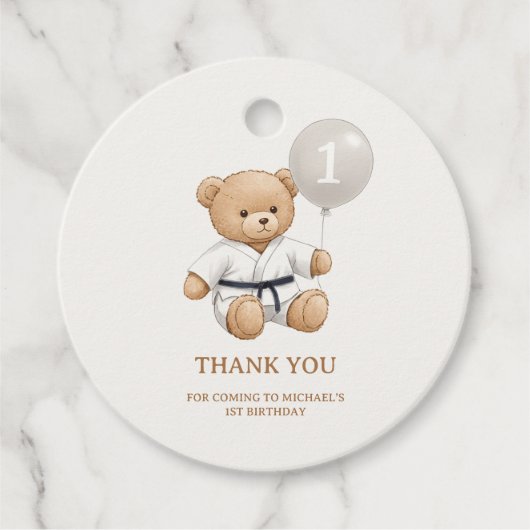 Judo Bear Turns One" – 1st Birthday 【Black-belt】 Geschenkanhänger (Vorderseite)