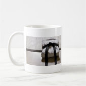 Judo Gi auf Tatami mat Kaffeetasse (Links)