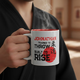 Judo - Trainiert zum Werfen - Gebaut zum Aufstieg Zweifarbige Tasse