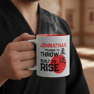 Judo - Trainiert zum Werfen - Gebaut zum Aufstieg Zweifarbige Tasse