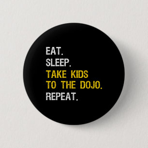 Judo Vater bringt Kinder zum Dojo Funny Karate Mam Button