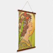 Jugendstil-Muse mit Frühlingsblumen Wandteppich Mit Holzrahmen (Gewinkelt)