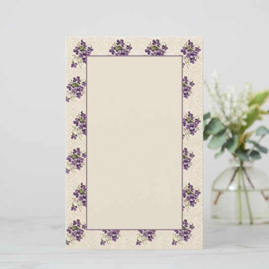 Jugendstil-Veilchen-Blumenmuster Briefpapier (Stehend Vorderseite)