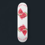 Juicy Life Watermelon Skateboard Geschenk - Ihr Te<br><div class="desc">Red Sweet Juicy Watermelon Stücke Geschmackvoll - Zeichnend frisches Sommerfrucht - Wählen / Fügen Sie Ihren einzigartigen Text / Schriftart / Farbe - Make Your Special Gift - Neu vergrössern und verschieben oder entfernen und hinzufügen / Bild mit Anpassungswerkzeug ! - Zeichn und Design von MIGNED. Sie können meine Designs...</div>