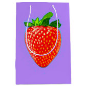Juicy Strawberry im Pop Art Style Mittlere Geschenktüte (Vorderseite)