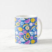 Juicy tropical fruits - Blauer Hintergrund Kaffeetasse (VorderseiteRechts)