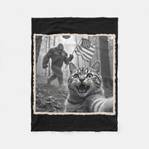 Juli Bigfoot und Sasquatch Fleecedecke