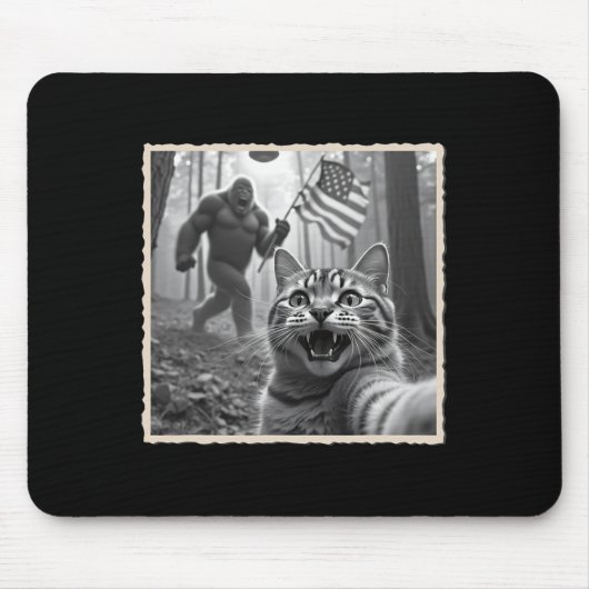 Juli Bigfoot und Sasquatch Mousepad (Vorne)