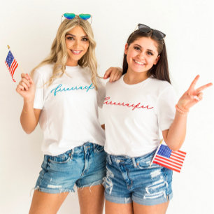 Juli Firecracker Minimalistisches blaues Script T-Shirt