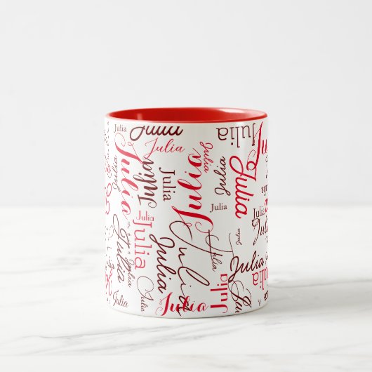 Julia Custom Red Script Name wiederholt sich übera Zweifarbige Tasse (Mittel)