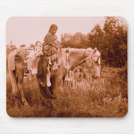 Julia - Krähen-Frau Mousepad (Vorne)