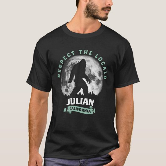Julian California Bigfoot Night Walk Retro T Shirt (Vorderseite)