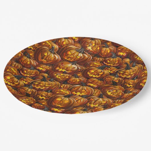 Jumble von Jack-o-Lanterns Pappteller (Schrägansicht)