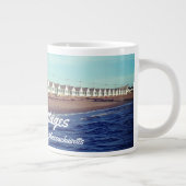 Jumbo Days Hütten Panoramische Tasse mit Adresse (Rechts)