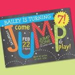 Jump Birthday Party - Rechte auf Chalkboard Einladung<br><div class="desc">Diese Geburtstagsveranstaltung eignet sich hervorragend für ein Jump-Party oder eine Geburtstagsfeier! Sie ist in hellen Primärfarben auf einem Chalkboard-Hintergrund mit Punkten und Sternen versehen. Kontaktieren Sie uns, wenn Sie dieses Design für ein bestimmtes Produkt, um ein passendes Element zu erstellen! Vielen Dank, dass Sie ein DoodleLulu von 2. Juni Bugs...</div>