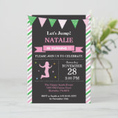 Jump Invasion Trampolin Geburtstagsparty Einladung (Stehend Vorderseite)