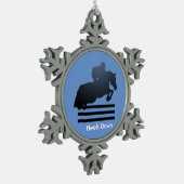 Jumper Clearing an Hindernis. Schneeflocken Zinn-Ornament (Links)