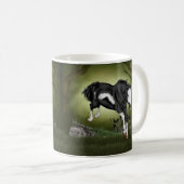 Jumping Black and White Overo Paint Horse Kaffeetasse (VorderseiteRechts)