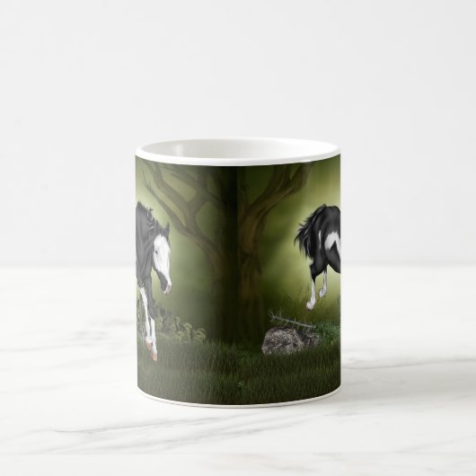 Jumping Black and White Overo Paint Horse Kaffeetasse (Mittel)
