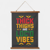 Juneteenth Thick Locd Vibes African American Wandteppich Mit Holzrahmen (Vorderseite)