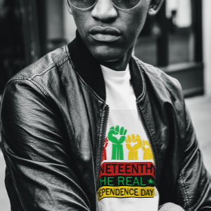 Juneteenth-Wortkunst in panafrikanischen Farben T-Shirt