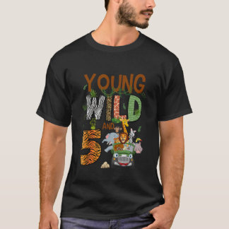 Jung, wild und fünf 5 Jahre alte Safari-Dschungel- T-Shirt