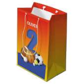 Junge 2. Geburtstag Sportbälle Mittlere Geschenktüte (Rückseite Schrägansicht)