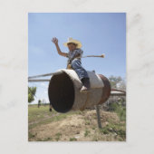 Junge (8-10) reitet auf einem Reitschiff Postkarte (Vorderseite)