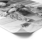 Junge als Cowboy mit Spielzeug verkleidet Poster (Ecke)