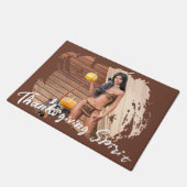 Junge amerikanische Ureinwohner posieren auf der H Fußmatte (Schrägansicht)