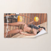 Junge amerikanische Ureinwohner posieren auf der H Handtuch (Handtuch)