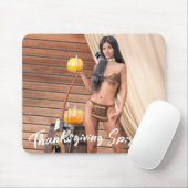 Junge amerikanische Ureinwohner posieren auf der H Mousepad (Mit Mouse)