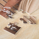 Junge amerikanische Ureinwohner posieren auf der H Puzzle (Seite)