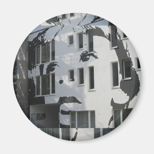 Junge an der Wand Magnet (Vorne)