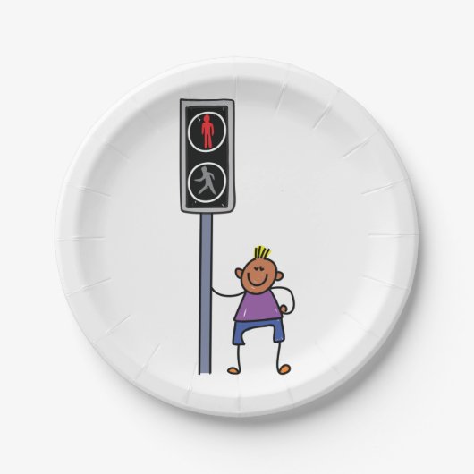 Junge bei Fußgängerüberquerung mit rotem Stoppsign Pappteller (Vorderseite)