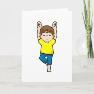Junge bei Yoga-Dehnübungen Karte