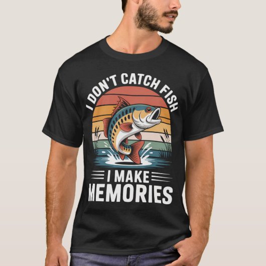 Junge beim Fischen T-Shirt (Vorderseite)